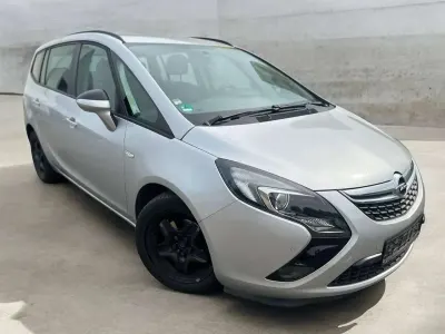 Gebraucht Opel Zafira Tourer Edition 150 PS (110 kW) 2012 Argon silber/ice silver (m2) Van / Kleinbus