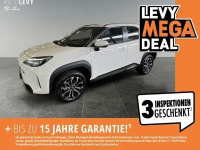 Gebraucht Toyota Yaris Plus 130 PS (95 kW) 2024 Schnee weiß Kleinwagen