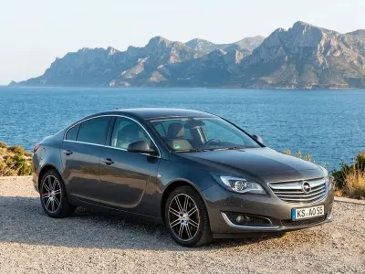 Gebraucht Opel Insignia 140 PS (102 kW) 2014 Grau Limousine