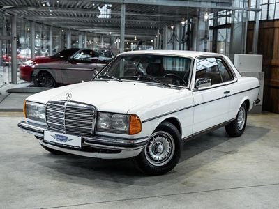 Usata Mercedes 230 136 CV (100 kW) 1982 Bianco Coupé