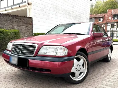 Gebraucht Mercedes C180 122 PS (89 kW) 1994 Rot Limousine