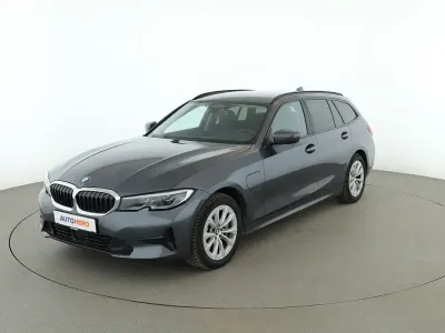 Gebraucht BMW 330 Advantage 252 PS (185 kW) 2020 Grau Kombi