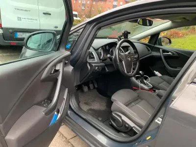 Gebraucht Opel Astra 136 PS (100 kW) 2014 Grau Kombi