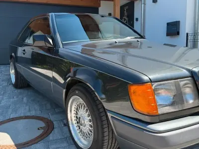Gebraucht Mercedes 300 179 PS (131 kW) 1989 Schwarz Coupé