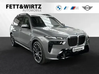 Gebraucht BMW X7 M Sport 352 PS (258 kW) 2025 Skyscraper grau metallic SUV
