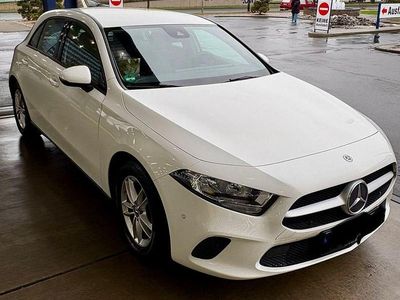 Weiß Gebraucht 2019 Mercedes A200 Limousine | 19.000 € (Guter Preis)
