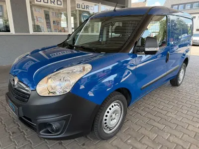 Gebraucht Opel Combo 95 PS (69 kW) 2017 Blau Van / Kleinbus