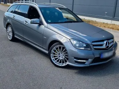 Gebraucht Mercedes C180 Avantgarde 156 PS (114 kW) 2013 Grau Limousine