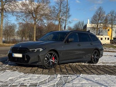 Gebraucht BMW 330 M Sport 286 PS (210 kW) 2023 Grau Kombi