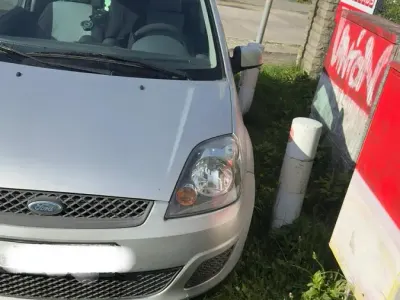 Używany Ford Fiesta 80 KM (58 kW) 2008 Szary Hatchback