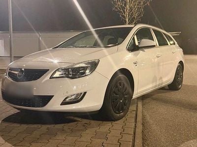 Gebraucht Opel Astra Eco 140 PS (102 kW) 2012 Weiß Kombi