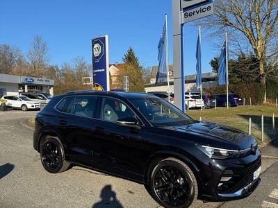 Gebraucht VW Tiguan R-line 193 PS (141 kW) 2024 Deep black SUV