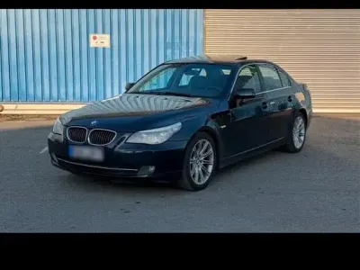 Gebraucht BMW 525 197 PS (144 kW) 2008 Blau Limousine