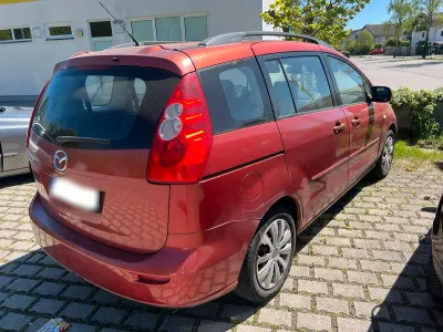 Begagnad Mazda 5 115 HK (84 kW) 2006 Röd Minibuss