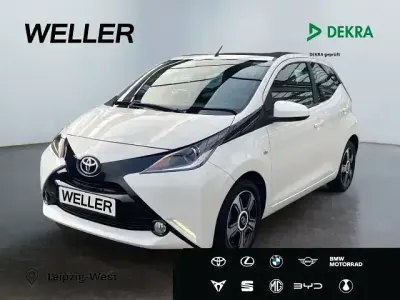 Gebraucht Toyota Aygo X-wave 69 PS (50 kW) 2017 Weiss Kleinwagen