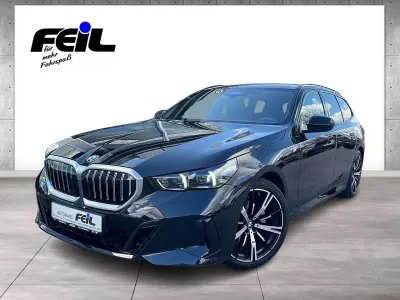 Gebraucht BMW 520 M Sport 197 PS (144 kW) 2025 Black sapphire Kombi