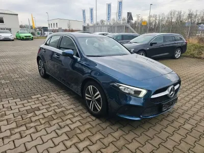 Gebraucht Mercedes A180 Progressive 136 PS (100 kW) 2022 Denimblau  metalliclack Limousine