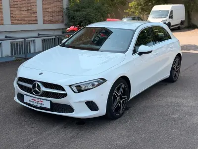 Gebraucht Mercedes A180 136 PS (100 kW) 2019 Weiß Limousine