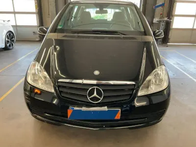 Gebraucht Mercedes A160 95 PS (69 kW) 2010 Schwarz Kleinwagen