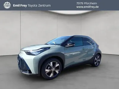Neu Toyota Aygo X 116 PS (85 kW) 2026 Grün SUV