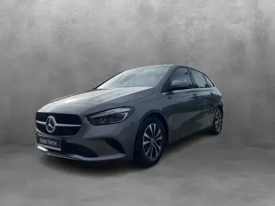 Gebraucht Mercedes B200 163 PS (119 kW) 2025 Mountaingrau Kleinwagen
