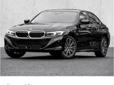 Gebraucht BMW 330e Sport Line 292 PS (214 kW) 2024 Schwarz Limousine