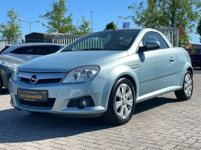 Usata Opel Tigra Edition 90 CV (66 kW) 2009 Blu Cabrio