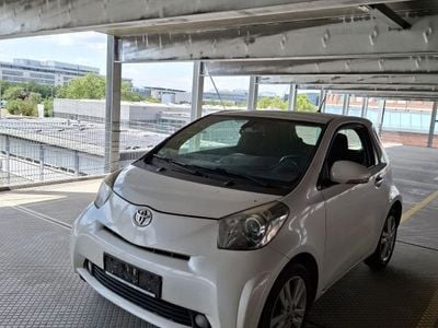 Toyota iQ