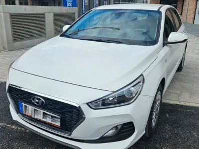 Gebraucht Hyundai i30 99 PS (72 kW) 2019 Weiß Limousine