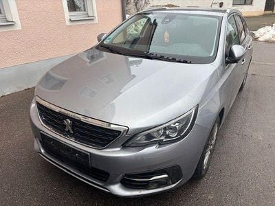 Gebraucht Peugeot 308 SW Allure 131 PS (96 kW) 2021 Braun Kombi