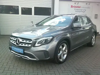 Gebraucht Mercedes GLA200 Urban 156 PS (114 kW) 2019 Grau SUV