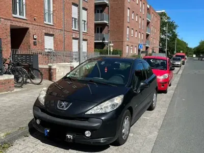 Gebraucht Peugeot 207 Filou 73 PS (53 kW) 2008 Schwarz Limousine