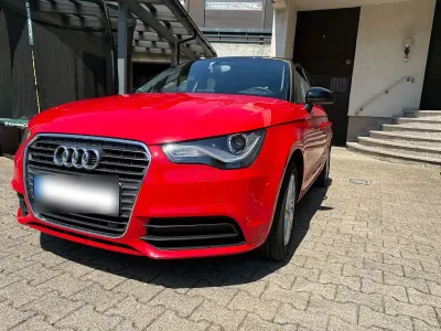 Gebraucht Audi A1 Attraction 122 PS (89 kW) 2013 Rot Kleinwagen