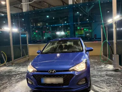Gebraucht Hyundai i20 Select 75 PS (55 kW) 2018 Blau Kleinwagen