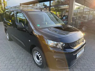 Gebraucht Peugeot Partner Premium 102 PS (75 kW) 2019 Schwarz Van / Kleinbus