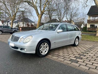 Gebraucht Mercedes E220 Elegance 150 PS (110 kW) 2005 Grau Kombi