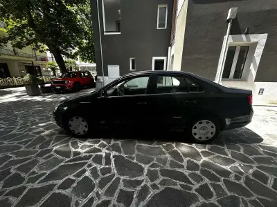 Gebraucht VW Jetta Freestyle 122 PS (89 kW) 2010 Schwarz Limousine