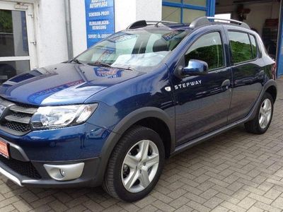 Blau Gebraucht 2016 Dacia Sandero Prestige Kleinwagen | 8.590 € (Fairer Preis)