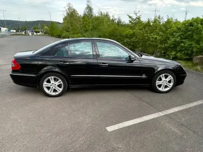 Gebraucht Mercedes E280 Avantgarde 190 PS (139 kW) 2007 Schwarz Limousine