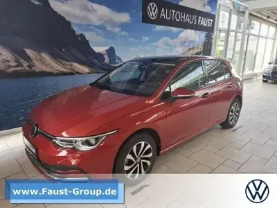 Brugt VW Golf VIII Active 116 HK (85 kW) 2022 Rød Sedan