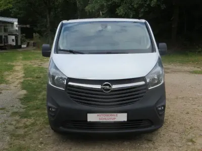 Gebraucht Opel Vivaro 145 PS (106 kW) 2018 Weiß Van / Kleinbus
