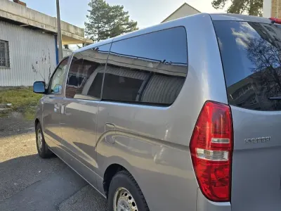 Second-hand Hyundai H-1 136 CP (100 kW) 2013 Argintiu Monovolum