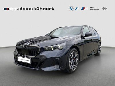 Gebraucht BMW 520 M Sport 197 PS (144 kW) 2025 M carbonschwarz metallic Kombi