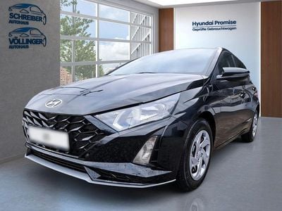 Nieuw Hyundai i20 Select 101 PK (74 kW) 2025 Zwart Sedan
