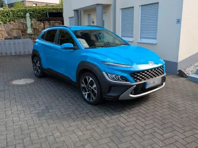 Gebraucht Hyundai Kona Intro Edition 120 PS (88 kW) 2021 Blau SUV