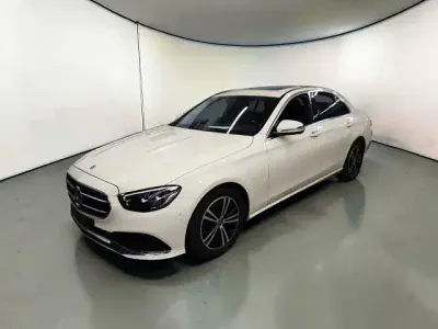 Gebraucht Mercedes E200 205 PS (150 kW) 2022 Hellelfenbein Limousine