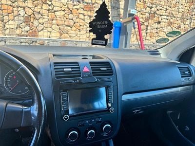 Second-hand VW Golf VI 90 CP (66 kW) 2008 Negru Hatchback