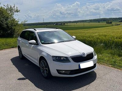 Weiß Gebraucht 2014 Skoda Octavia Kombi | 7.255 € (Fairer Preis)