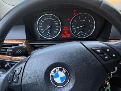 BMW 523