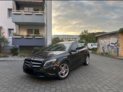 Mercedes GLA220